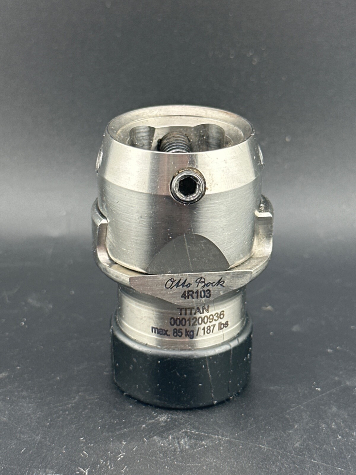 OTTOBOCK Otto Bock 4r103 Sliding adapter. Accept 30mm diameter pylons