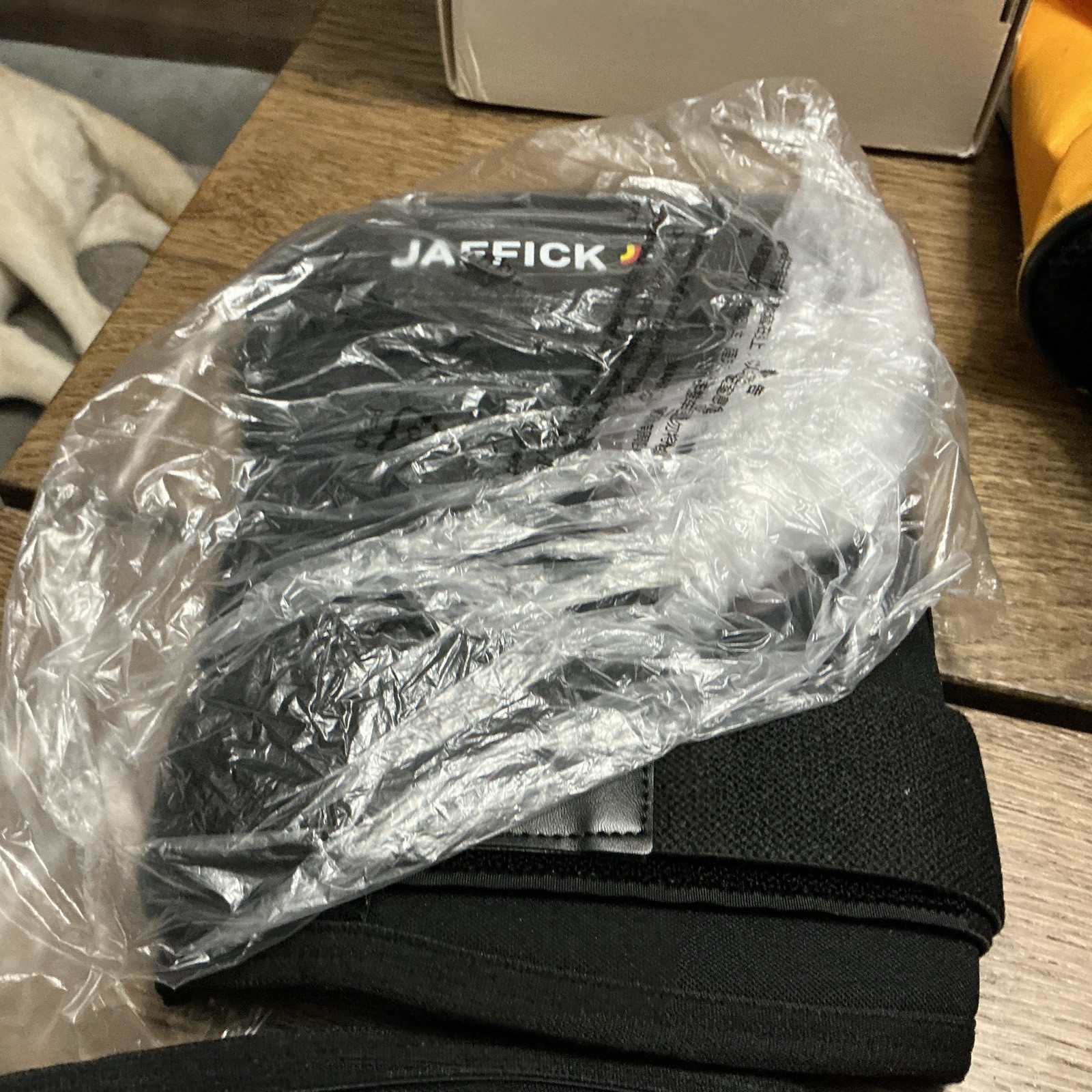 Jaffick Knee Sleeves (1 Pair),Double Layer Compression Braces Black – XL