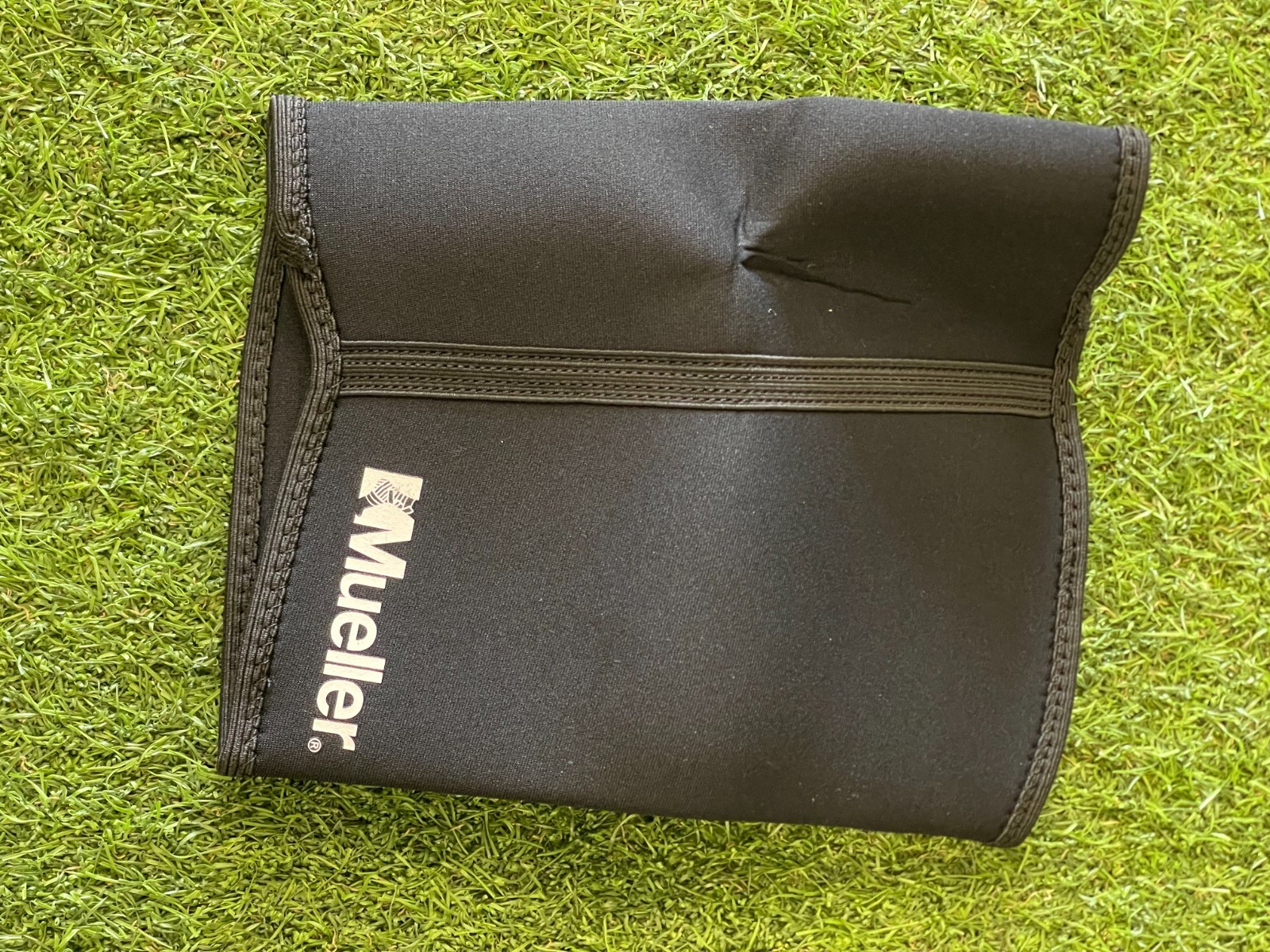 Mueller- Thigh Sleeve Small (Black)