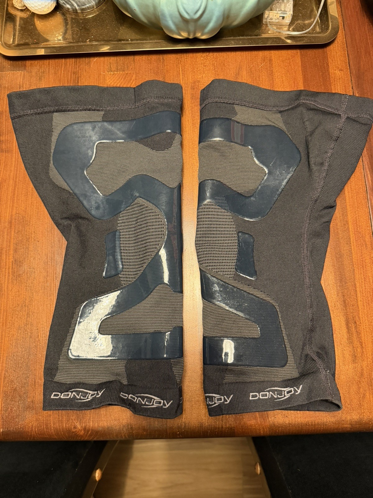 DonJoy Performance TriZone Knee Support Sleeve L Pair, Set of 2 Compression