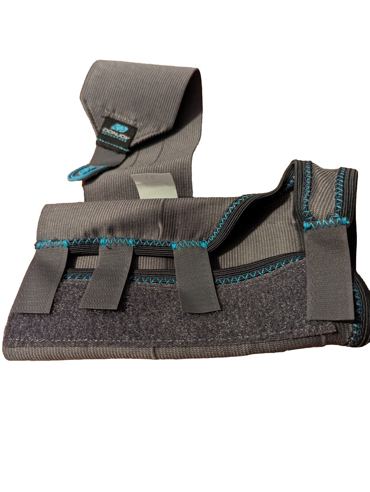 DonJoy Advantage Stabilizing Wrist Brace, Gray–Right Hand, Moderate Support