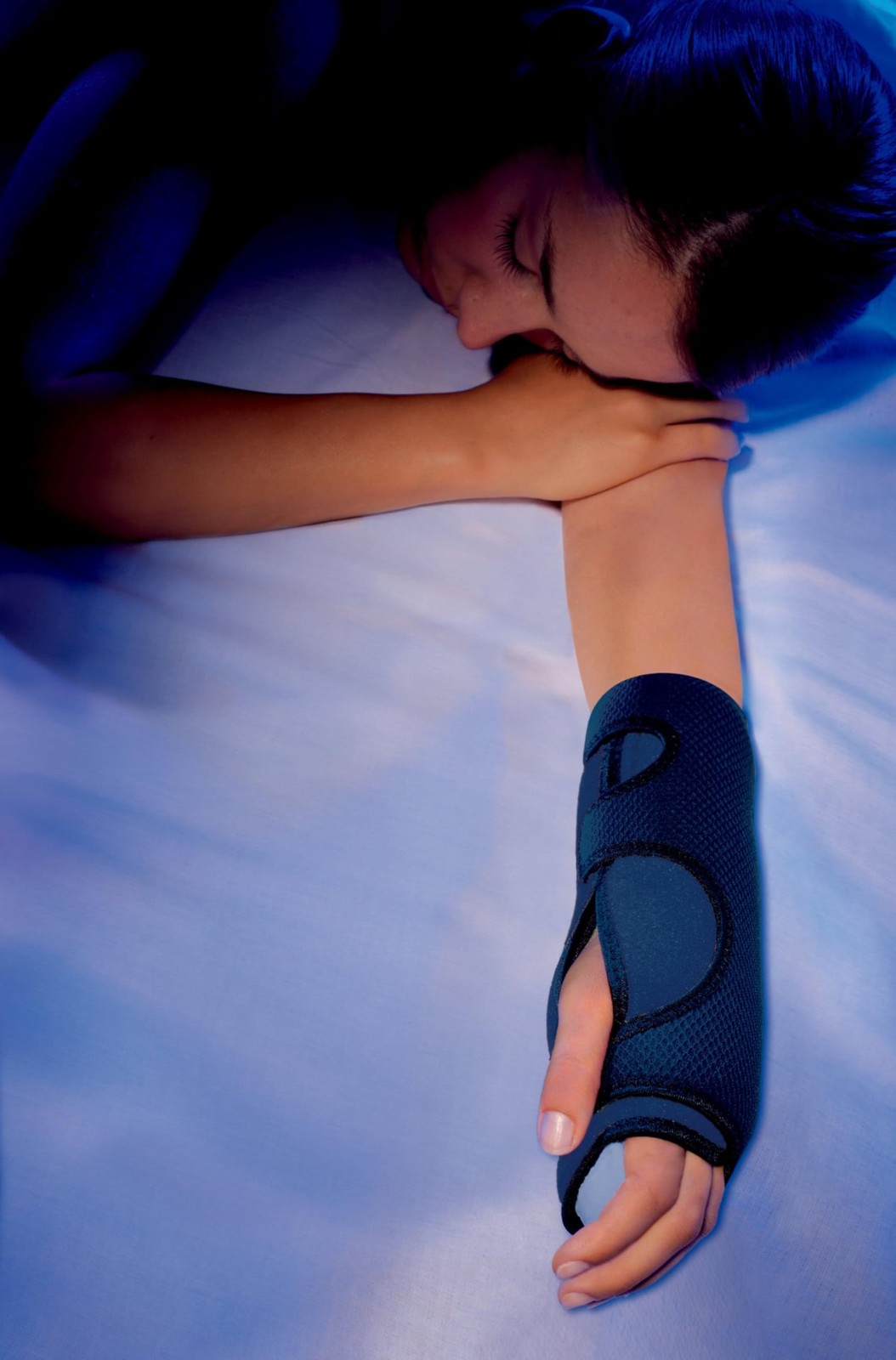 Futuro Night Wrist Sleep Support Brace, Adjustable Nighttime Splint for Carpa…