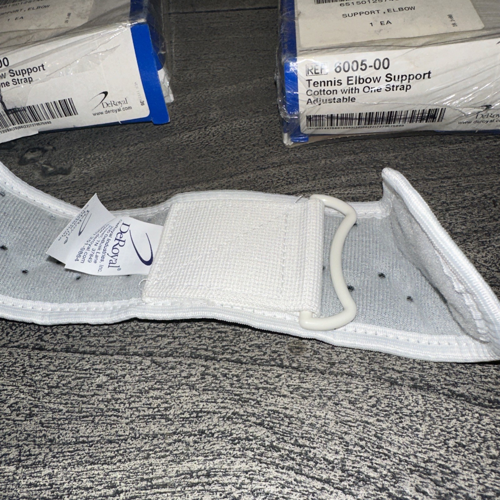DeRoyal TENNIS ELBOW SUPPORT, UNIVERSAL, Ref: 6005-00. Lot 2!