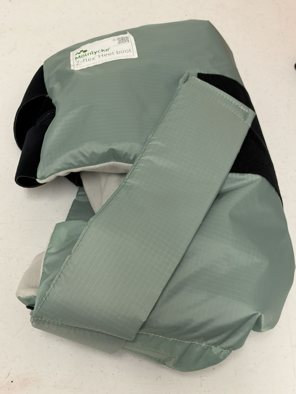 Molnlycke Z-Flex Fluidized Heel Boot – Brand New in Bag – 1400123
