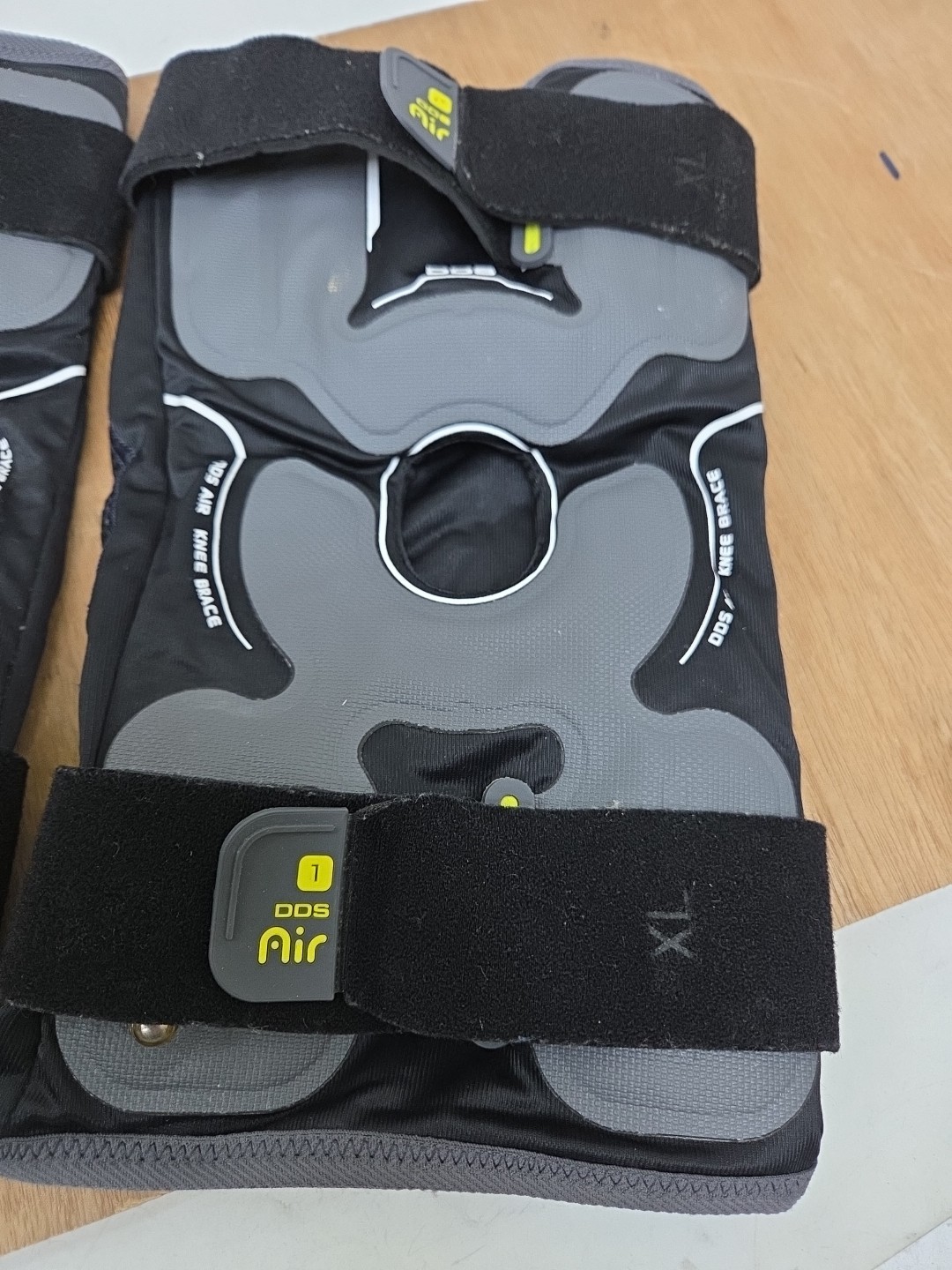 DDS AIR – Pneumatic Air Compression Knee Brace XL