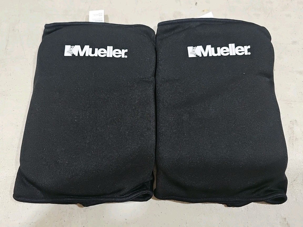 MUELLER Sports Medicine Multi-Sport Knee Pads, Knee Support, Unisex, One Size