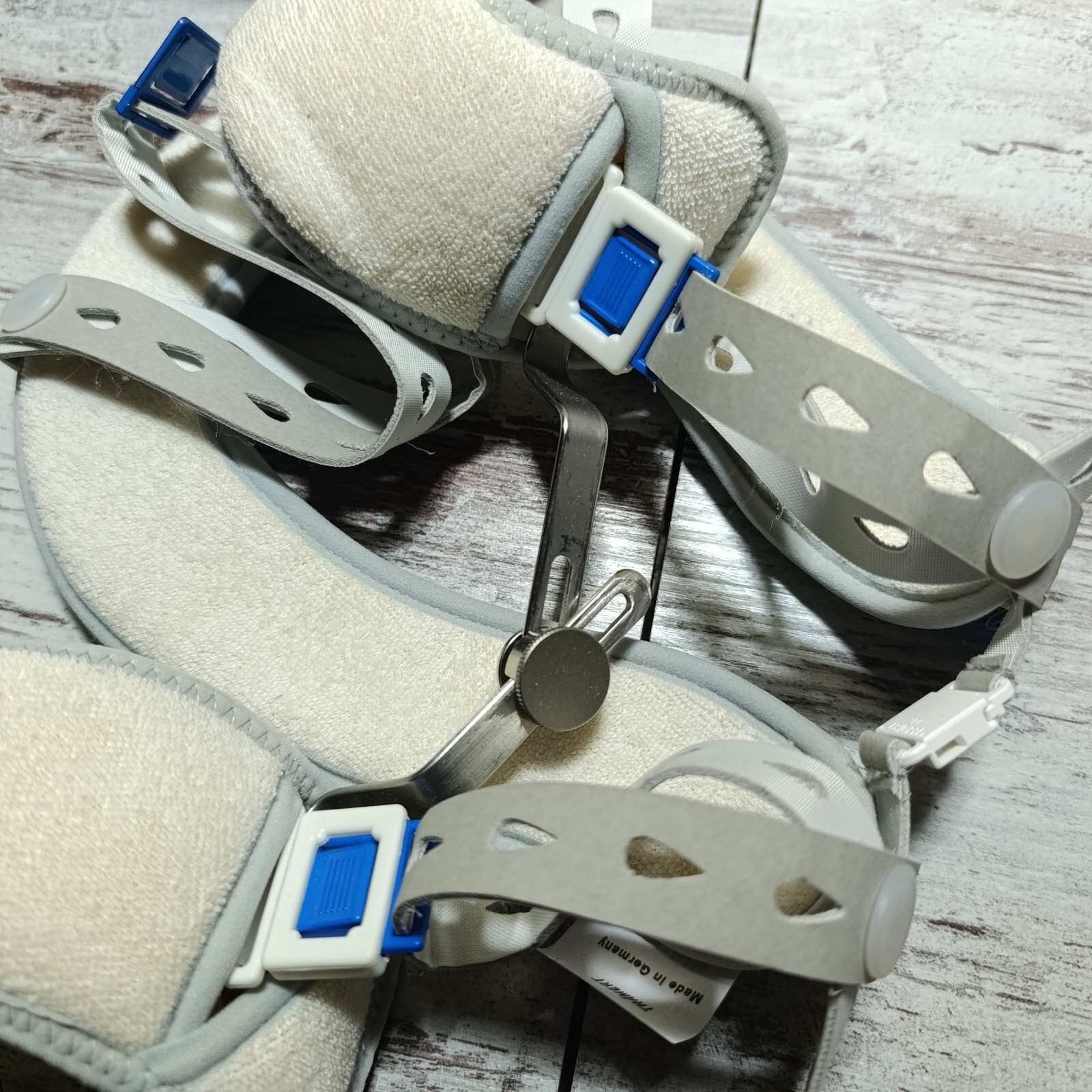 Medium size Thuasne Hip-Med Hip abduction harness Flexion abduction splint