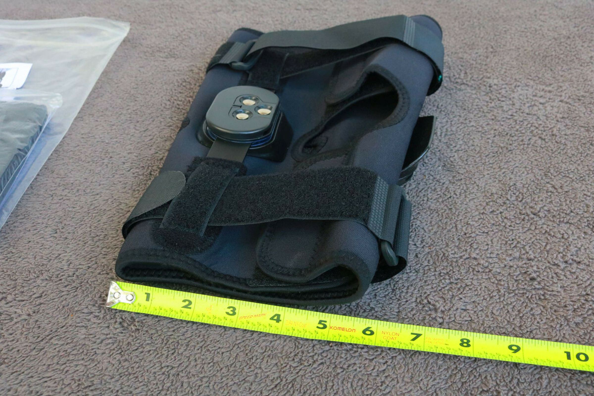 Knee Brace Hinged Large Comfortland comfortable in bag with accessories IW