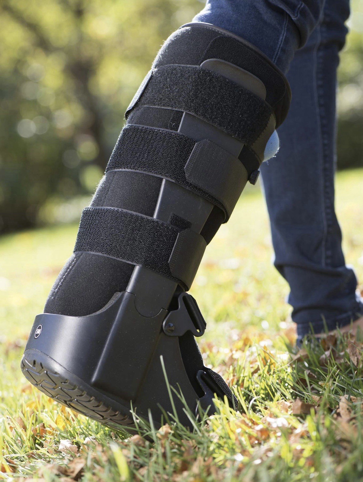 United Ortho Cam Walker Fracture Boot Unisex Adult Medium – Black
