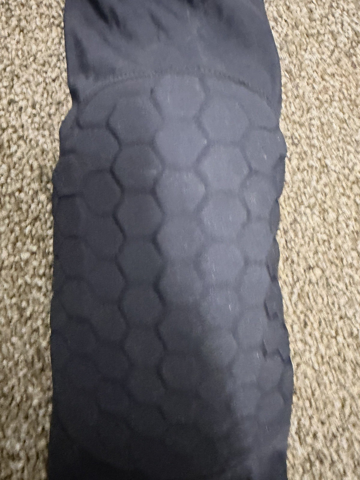 McDavid Sport HEX Tech Padded Protective Compression Leg Sleeve Size Small SKU:S