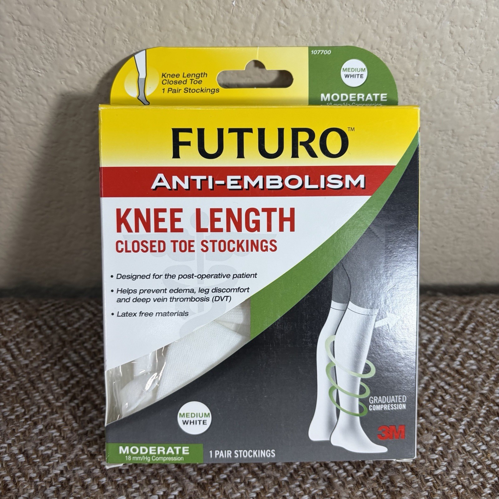 3M Futuro Anti-Embolism Knee Length Closed Toe Stockings Sz M White Moderate