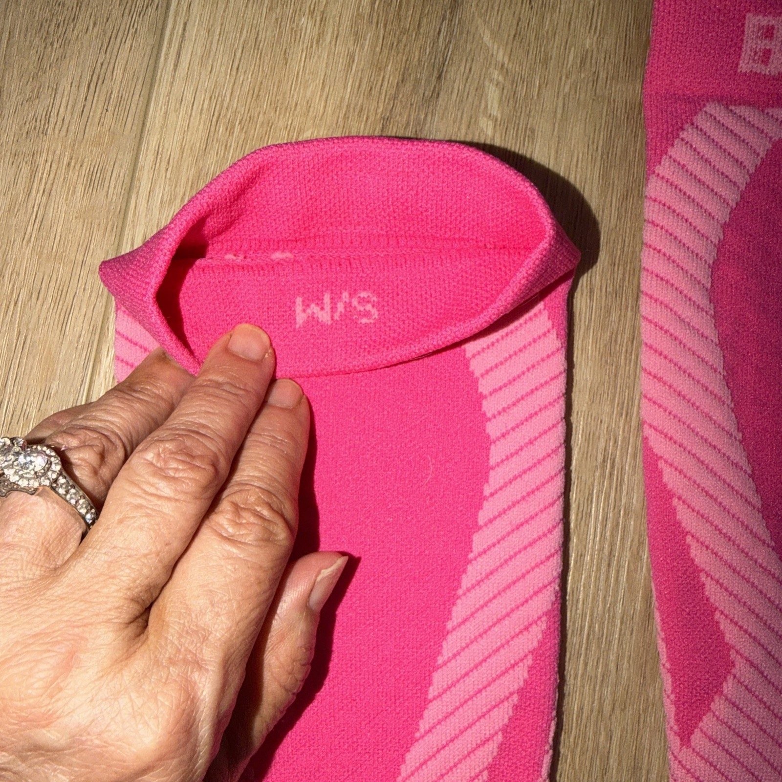 Blitzu Calf Women Pink S/M Compression And Recovery Sleeves