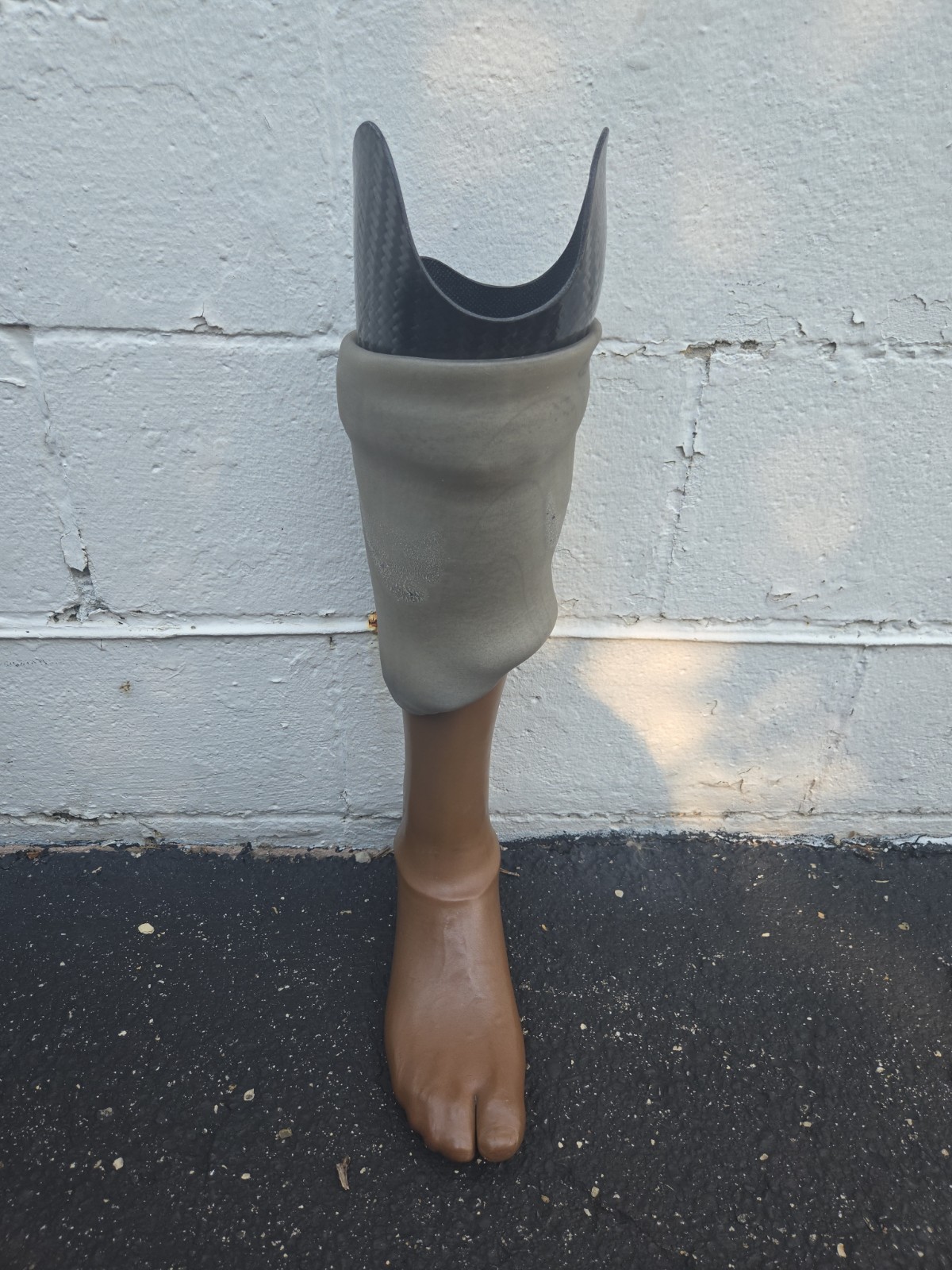 Orthopedic Prostetic Below The Knee (Right Foot) With Sleeve Attached With Wear!