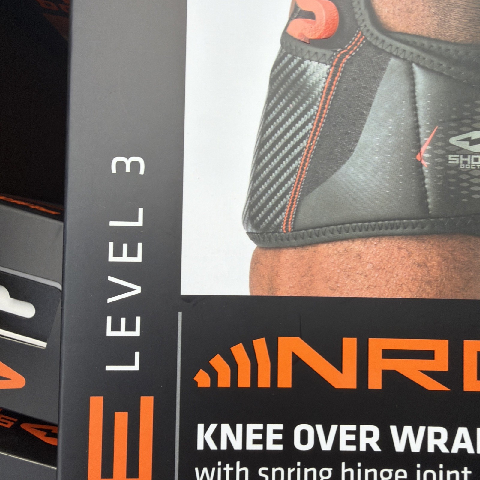 Shock Doctor Level 3,Knee over wrap Brace with Hinges joint size medium 14-16