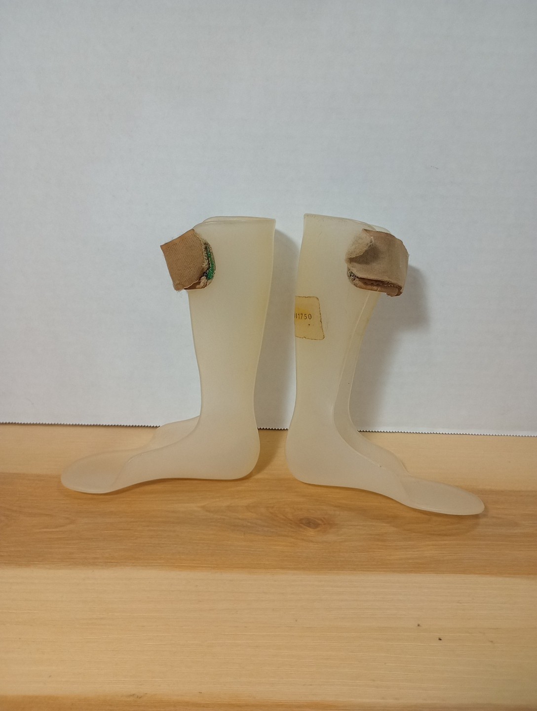 VTG Foot Left Right Ankle Foot Orthosis Molded White Plastic Therrian, Joseph