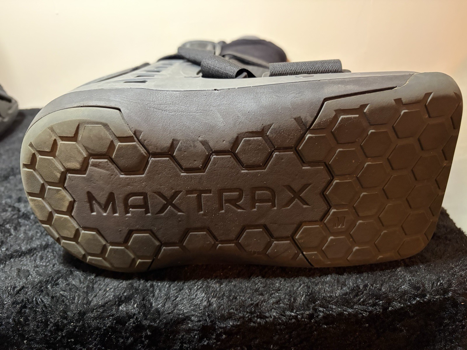 Donjoy Maxtrax II walking boot medium Universal surgery injury recovery protect