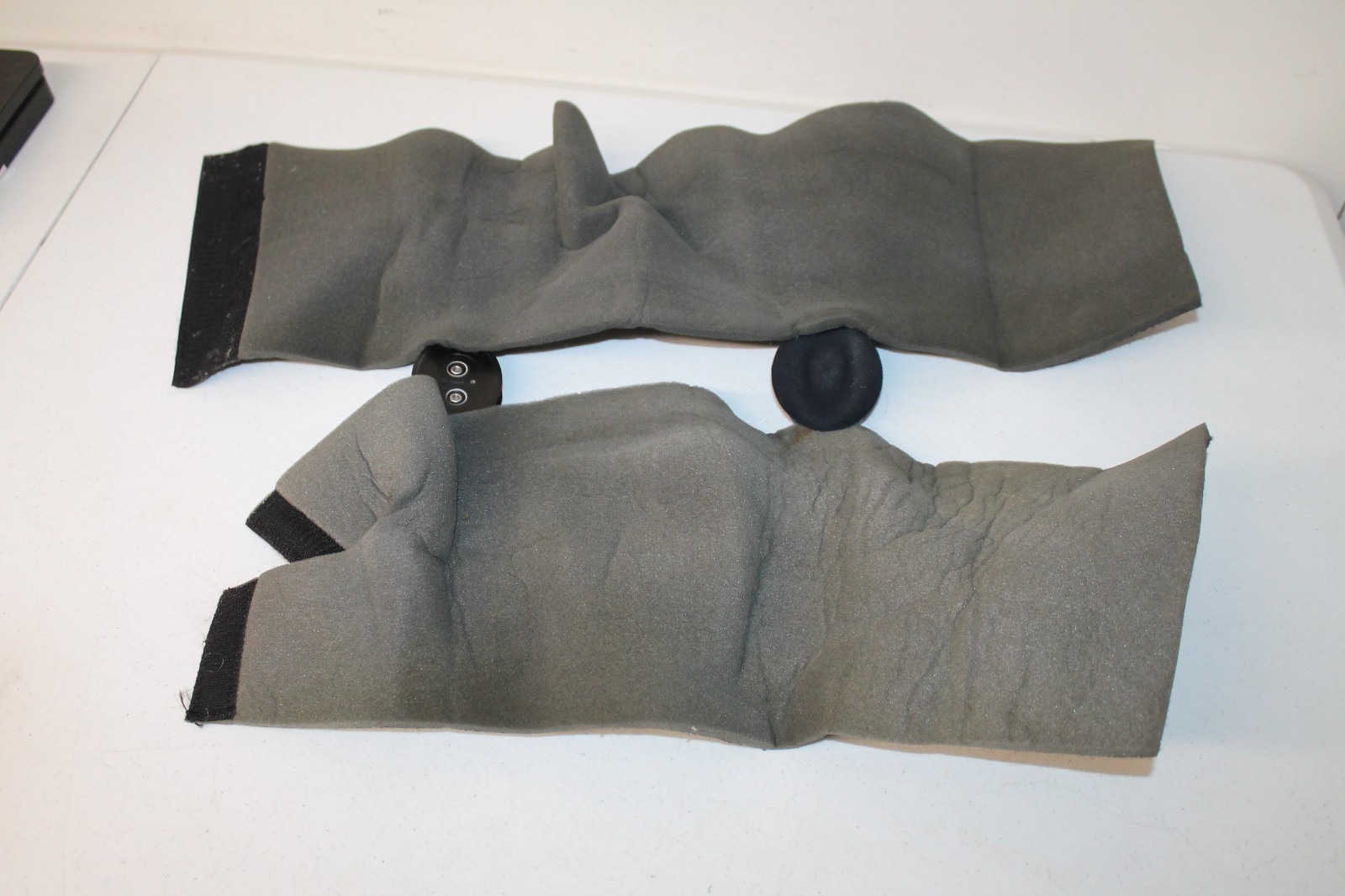 VQ Orthocare Black Hinged Knee Brace With Cushion Ligament Support