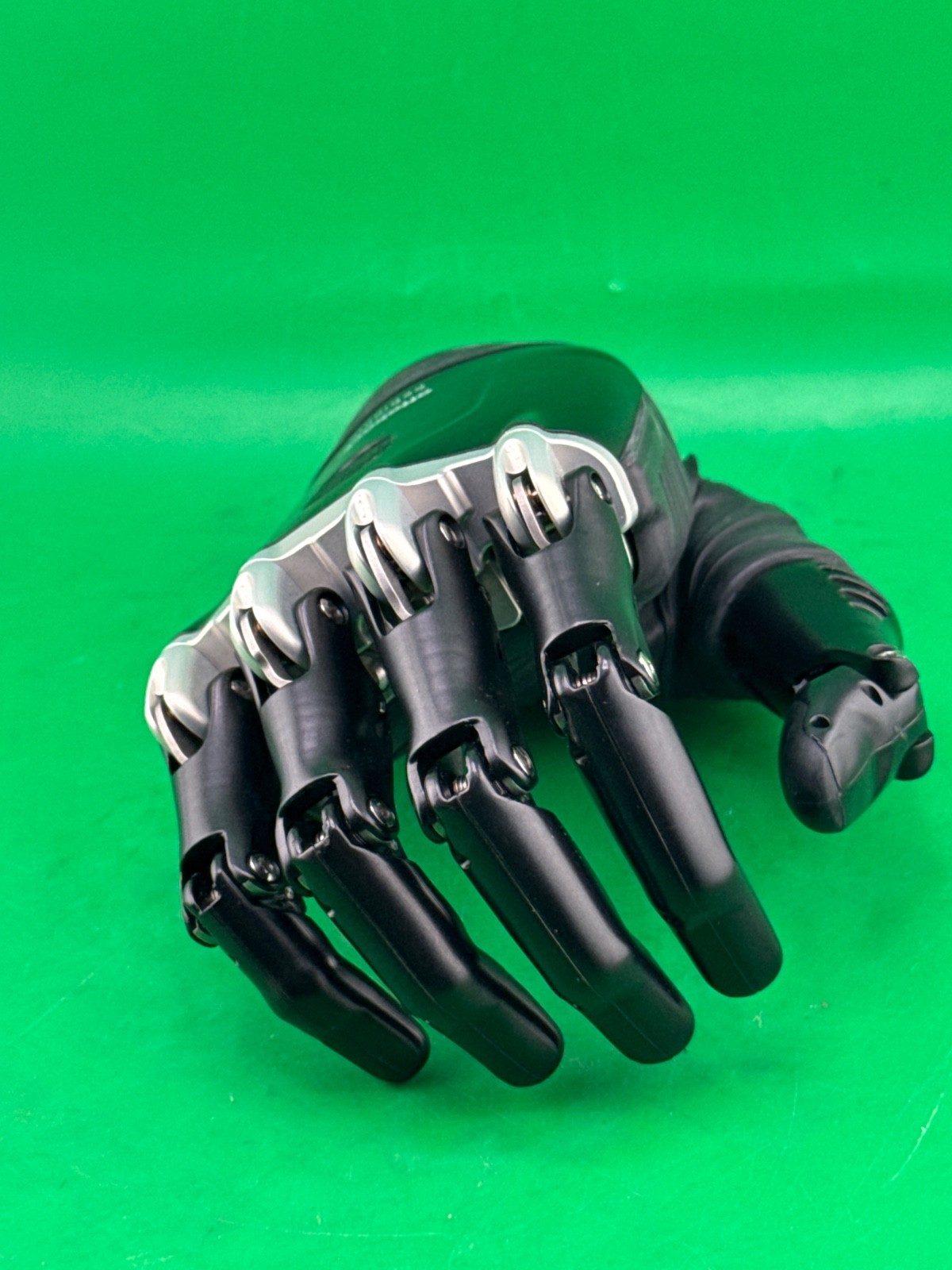 Ottobock Otto bock EQD bebionic 8e70=R-M prosthetic hand. New. Right. Size med.