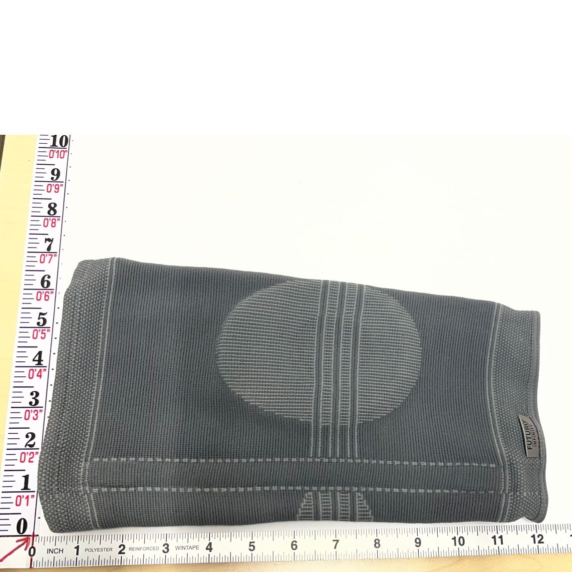 FUTURO Infinity Support Sleeve w/ Gel Pad Gray