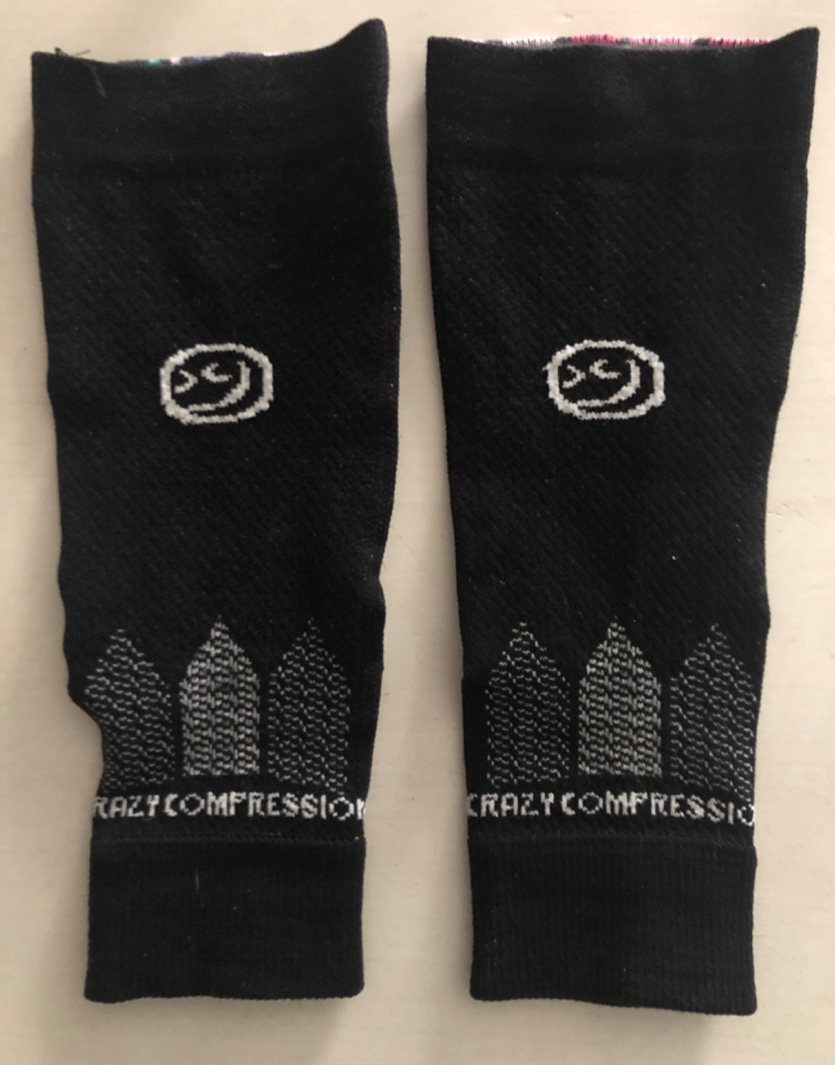 crazy compression brand womens standard sleeves pair of black pink floral VGUC