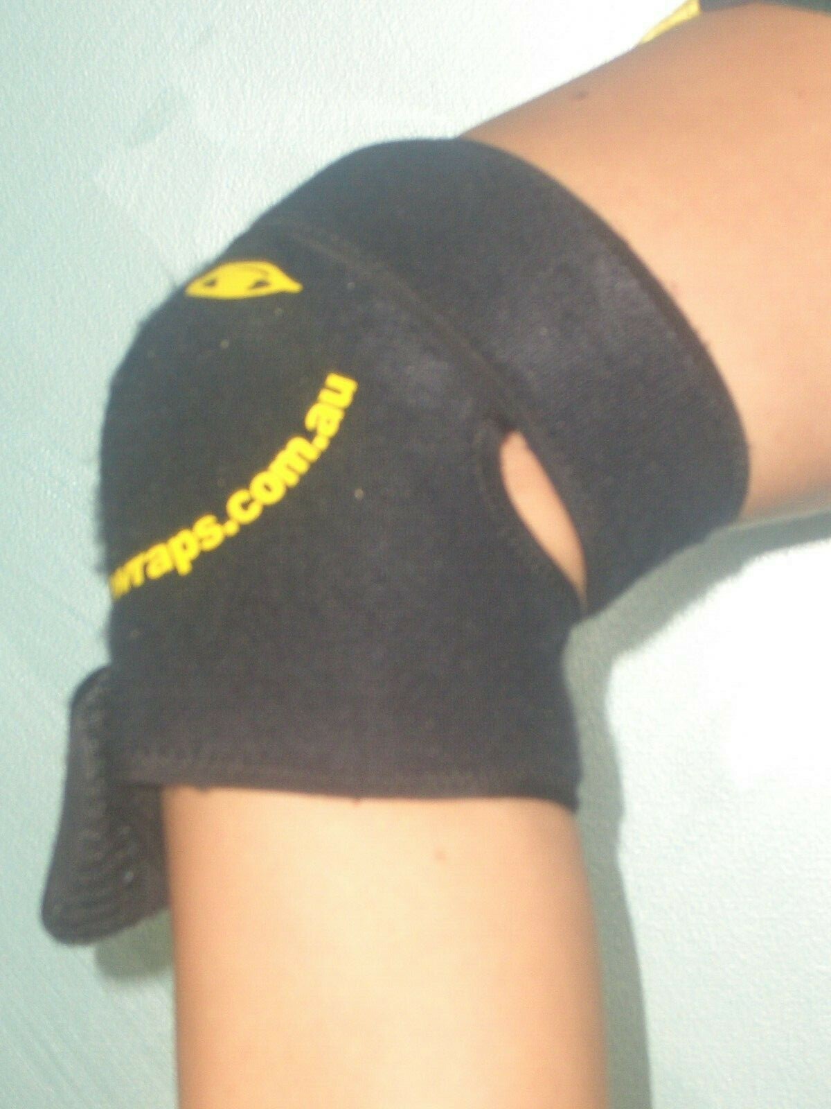 Icepackwrap Icing Ankles Knees Calf Wrap on Icepackwrap for Injury Management