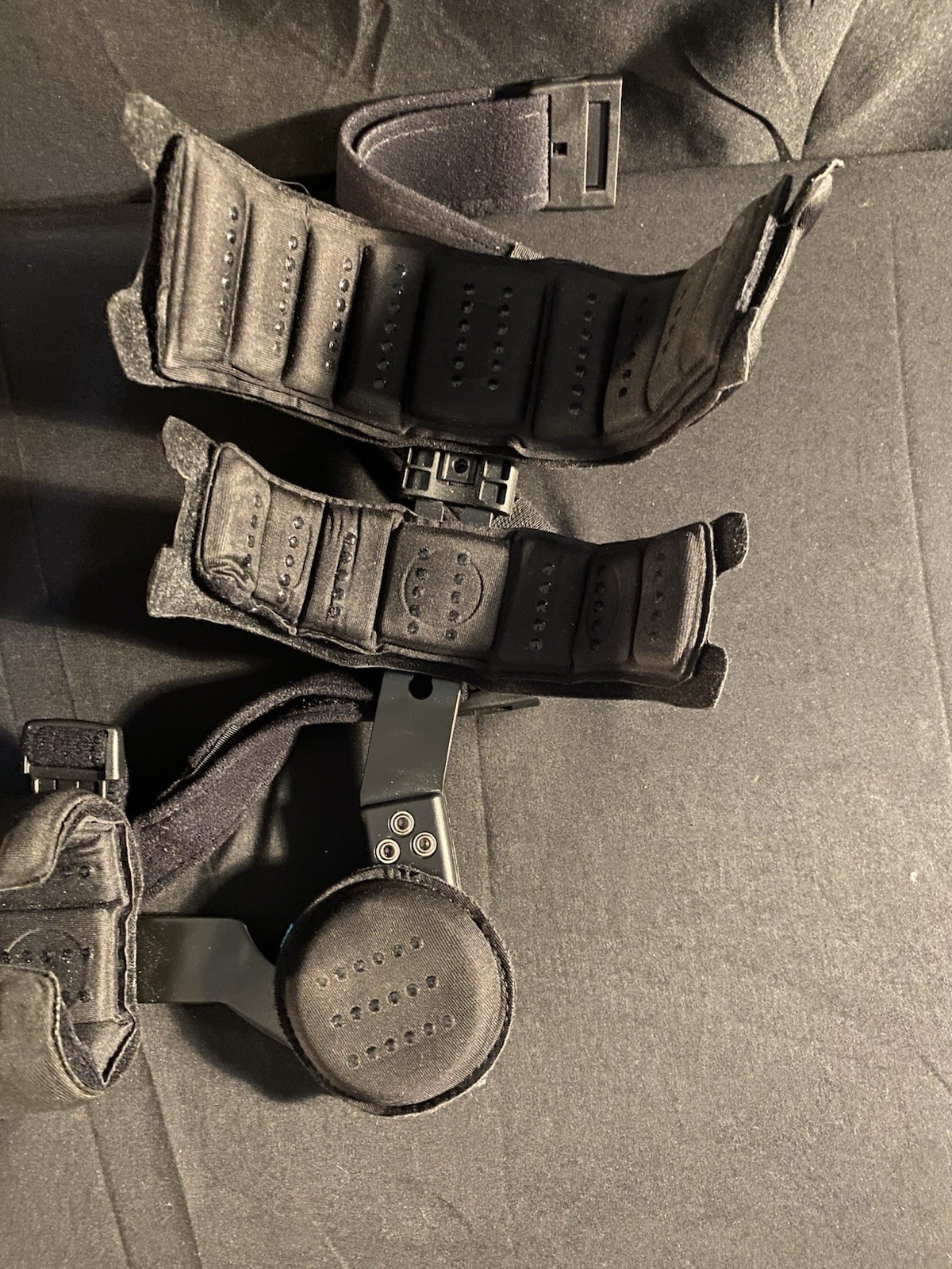 Vive Rom Adjustable Hinged Right Elbow Brace. Great Condition, No shoulder strap