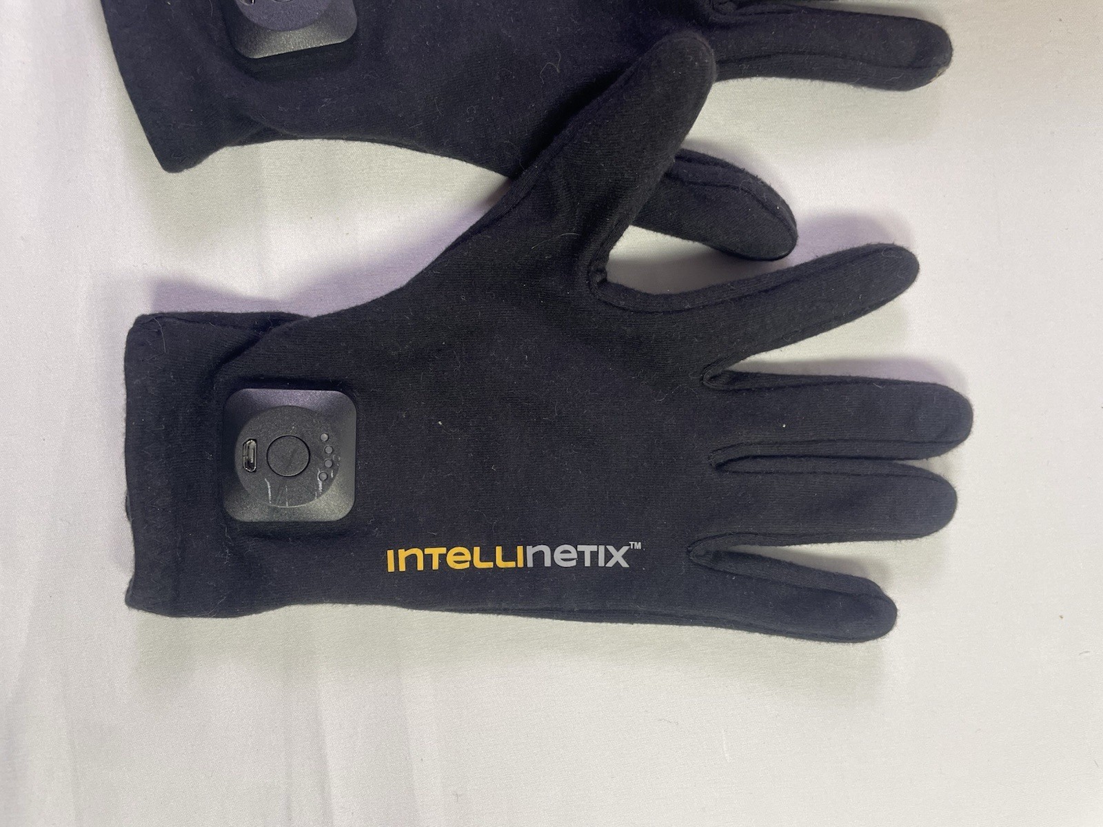 Intellinetix Wearable Vibrating Therapy Gloves – Adult Medium -BLACK