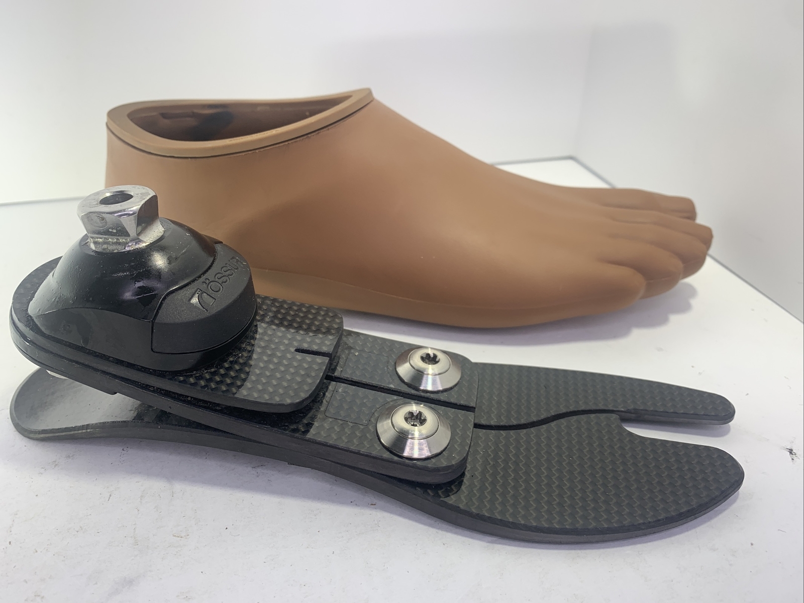 right ossur pro-flex proflex LP prosthetic foot. size 24. category 3.