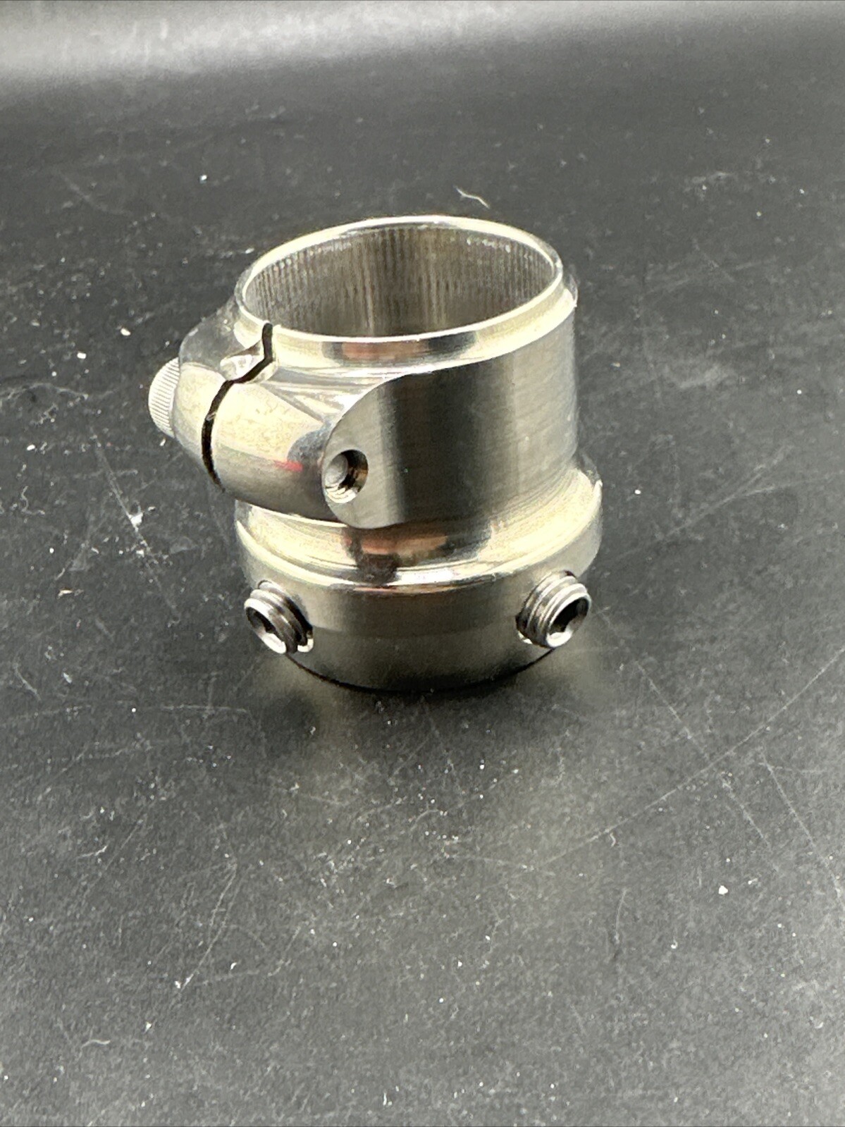 APC Short 30mm Diameter Prosthetic Tube Clamp. Titanium, TI-100C-SH.