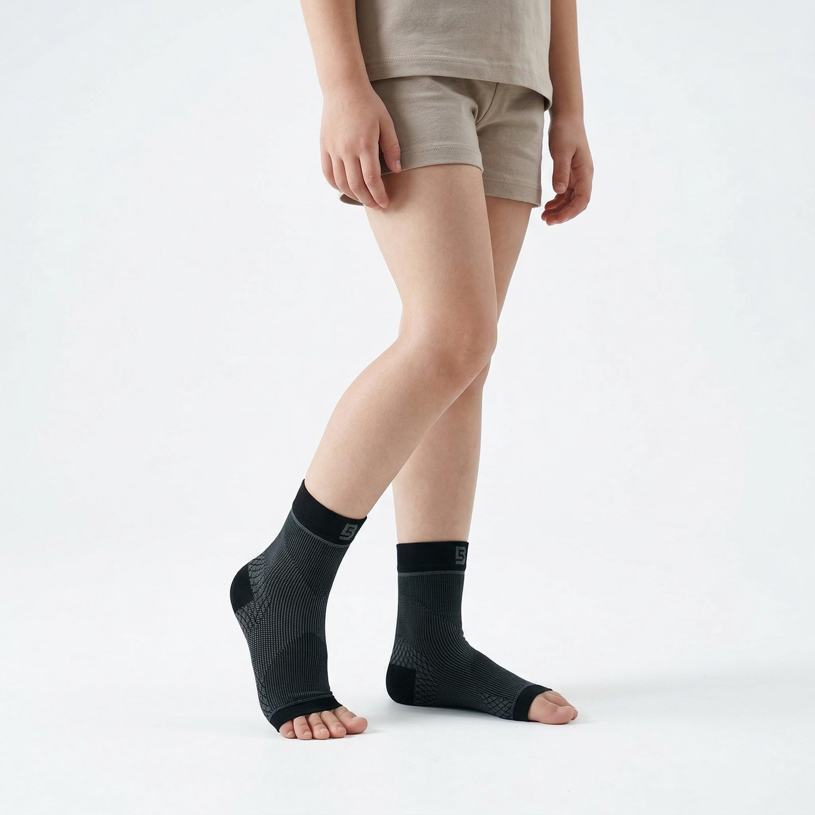 Breathable Ankle Support Socks for Kids Lightweight Compression Sleeves for S…