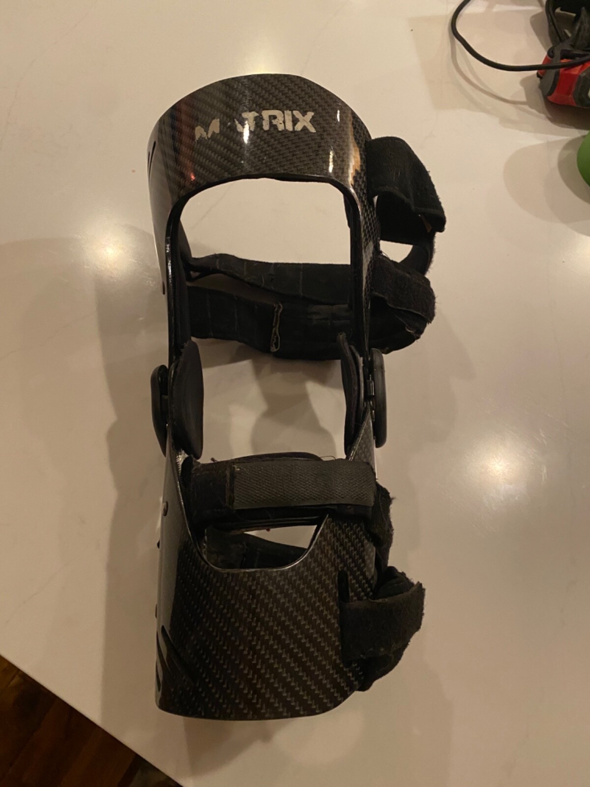 Matrix Left Medium Knee Brace