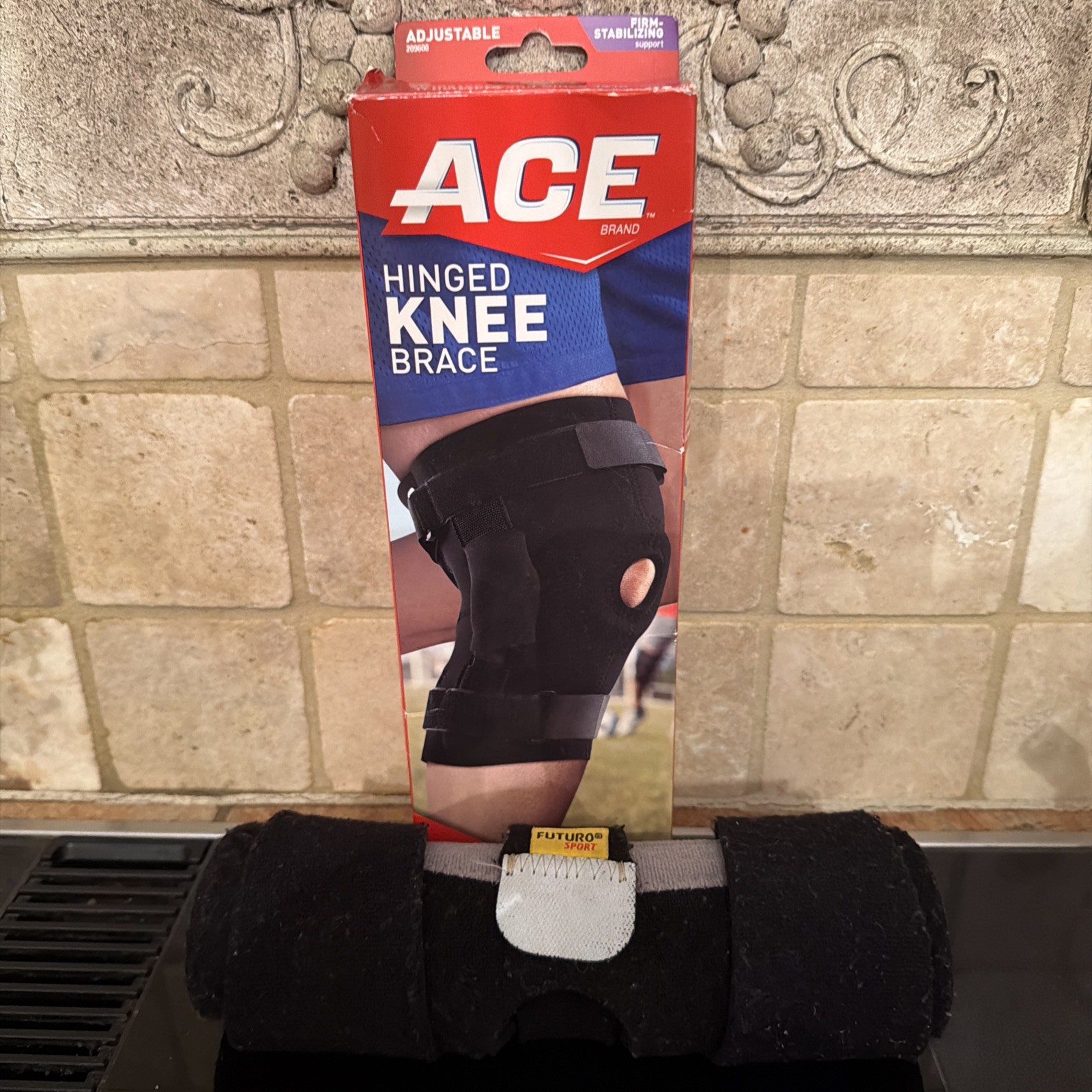 ACE Black Adjustable Hinged Pivoting Lateral Stabilizers Firm Knee Brace NWT