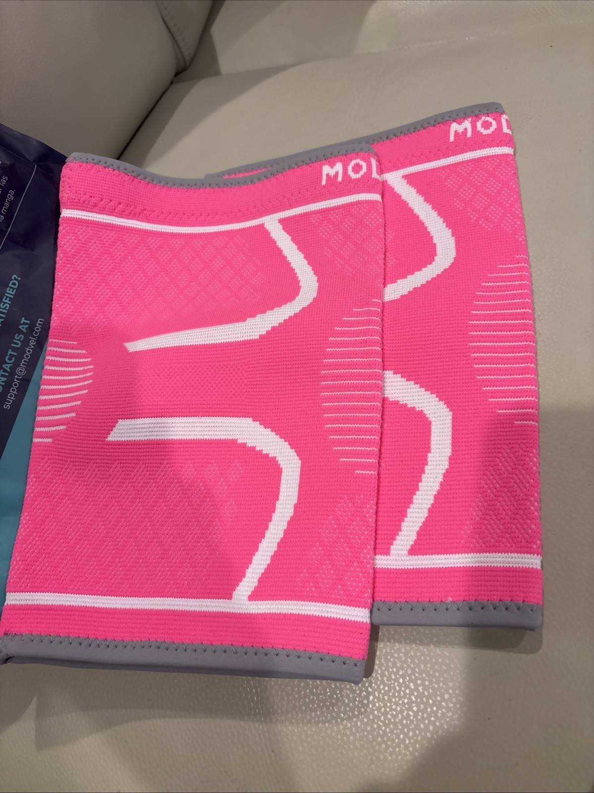 Modvel 2 Pack Knee Compression Sleeve for Pain Relief SZ XL NEW / PINK