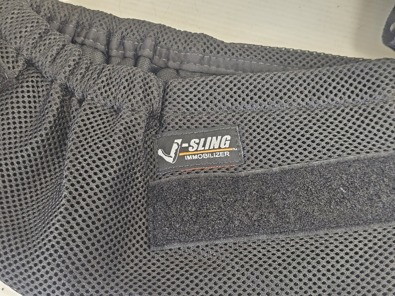 J-Sling Arm Sling Immobilizer Shoulder Support Adjustable Padded Black NEW