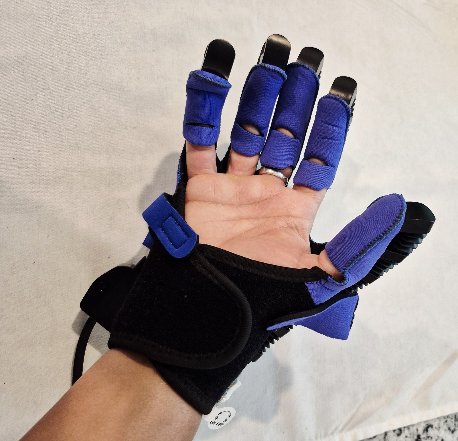FOCUBOODY Rehabilitation Right Robot Glove Replacement Only Size XL Blue