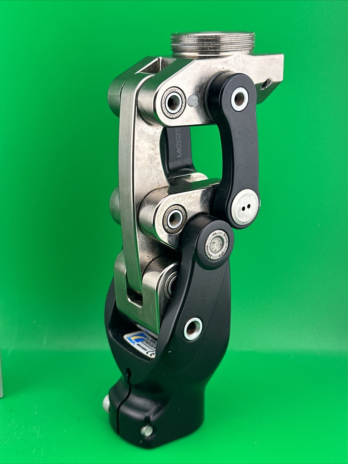 Ossur 1900 Prosthetic Knee. Comes W/ Pylon & Threaded Top Adapter