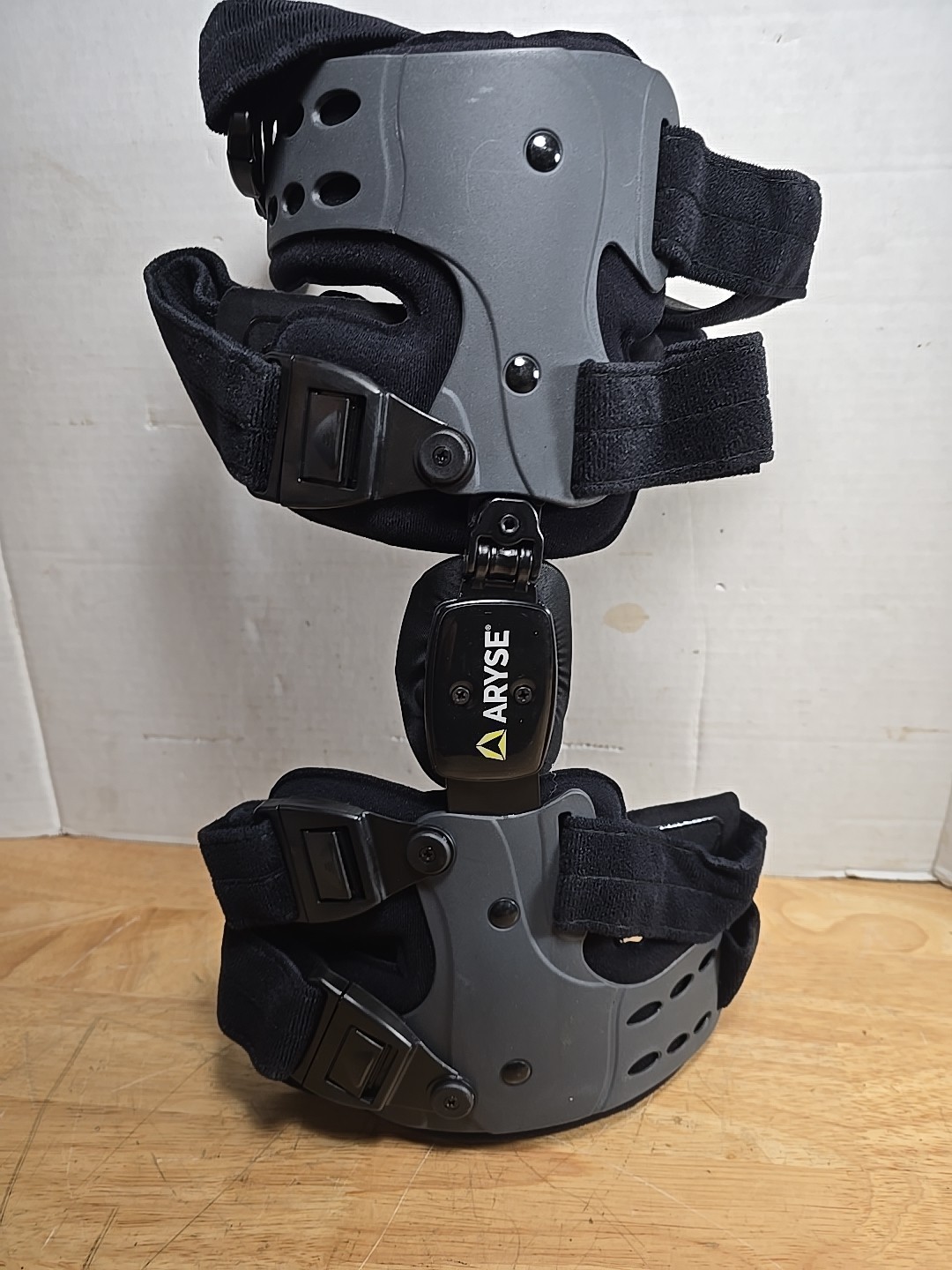 Aryse MetForce Knee Brace LEFT AY-43-L