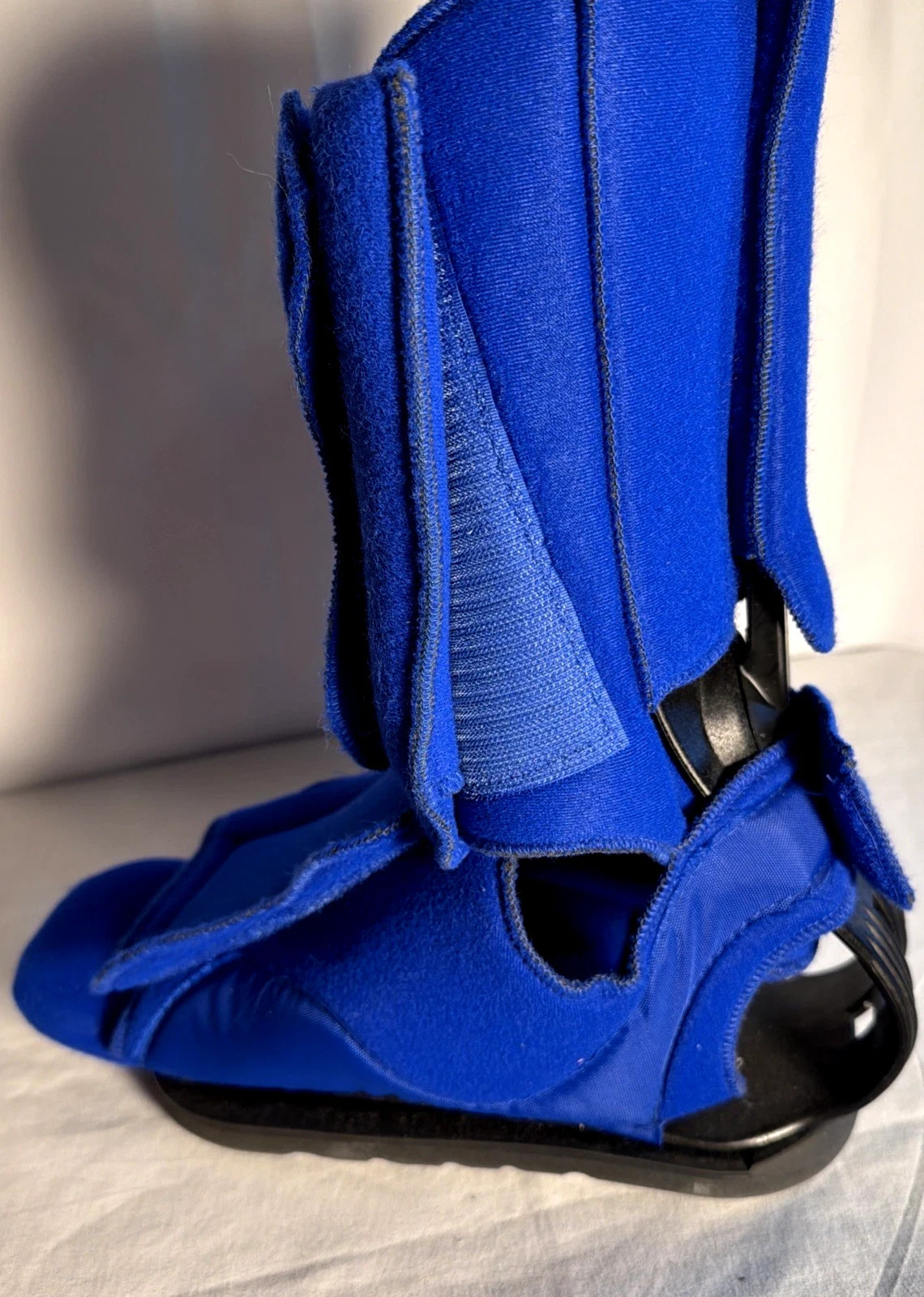 DeRoyal Vel-Foam Ankle Contracture Boots, Medium 4301C