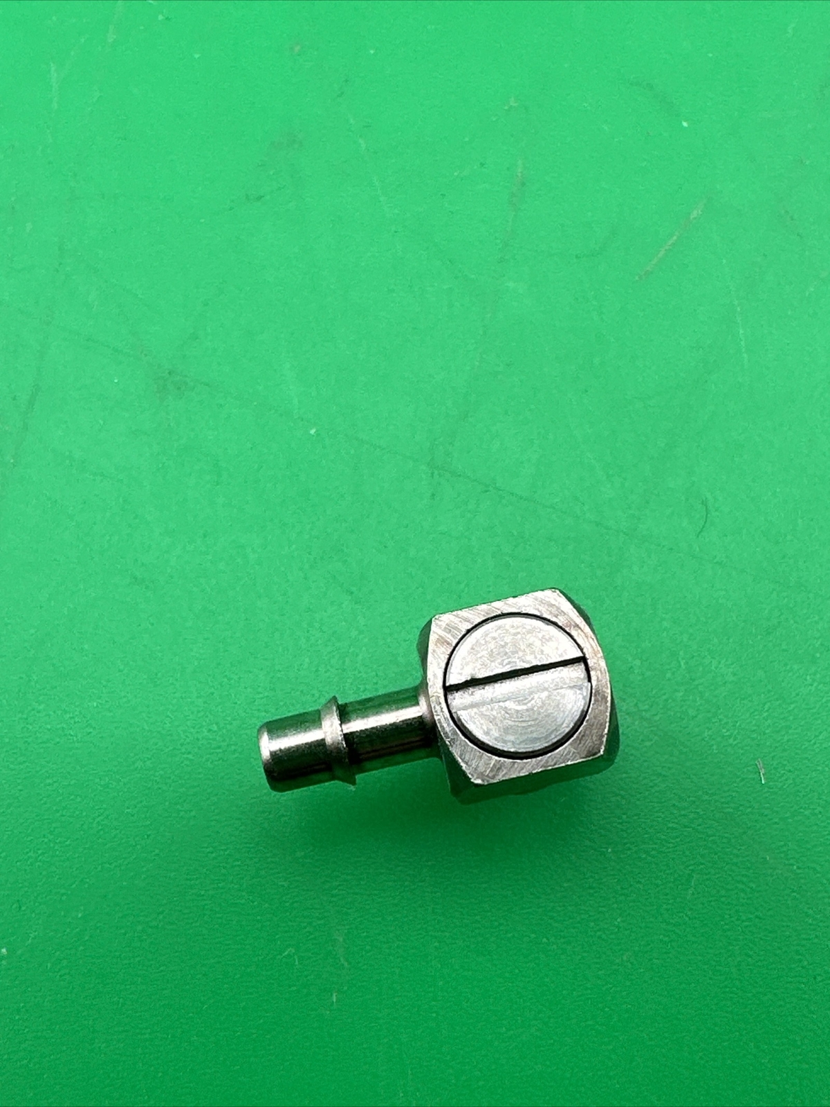 Adjustable 90° Prosthetic Vacuum Barb. Prosthetic Barb.