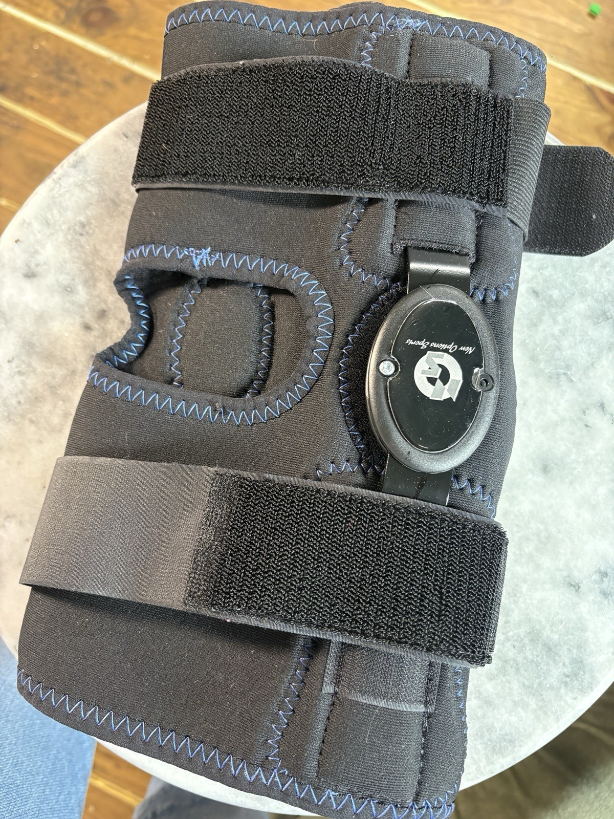 New heavy duty Options Sports Adjustable Neoprene Knee Brace Black Unisex