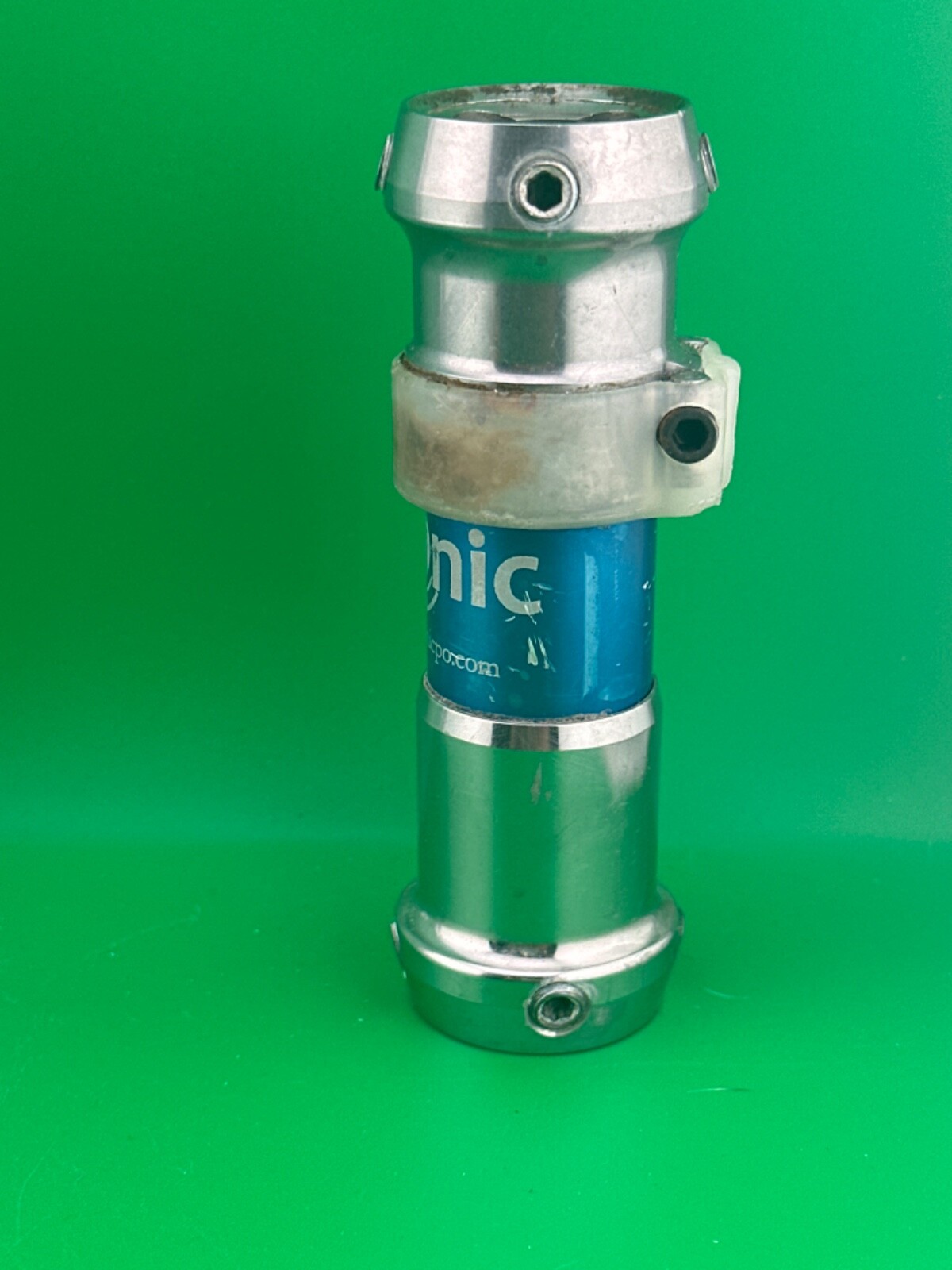 Prosthetic component adapter part. Pylon with tube clamp.