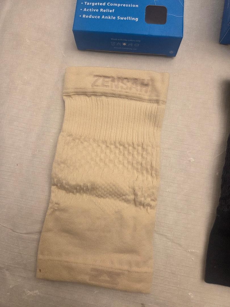 Zensah UNISEX SINGLE Ankle Support Compression Ankle Sleeve