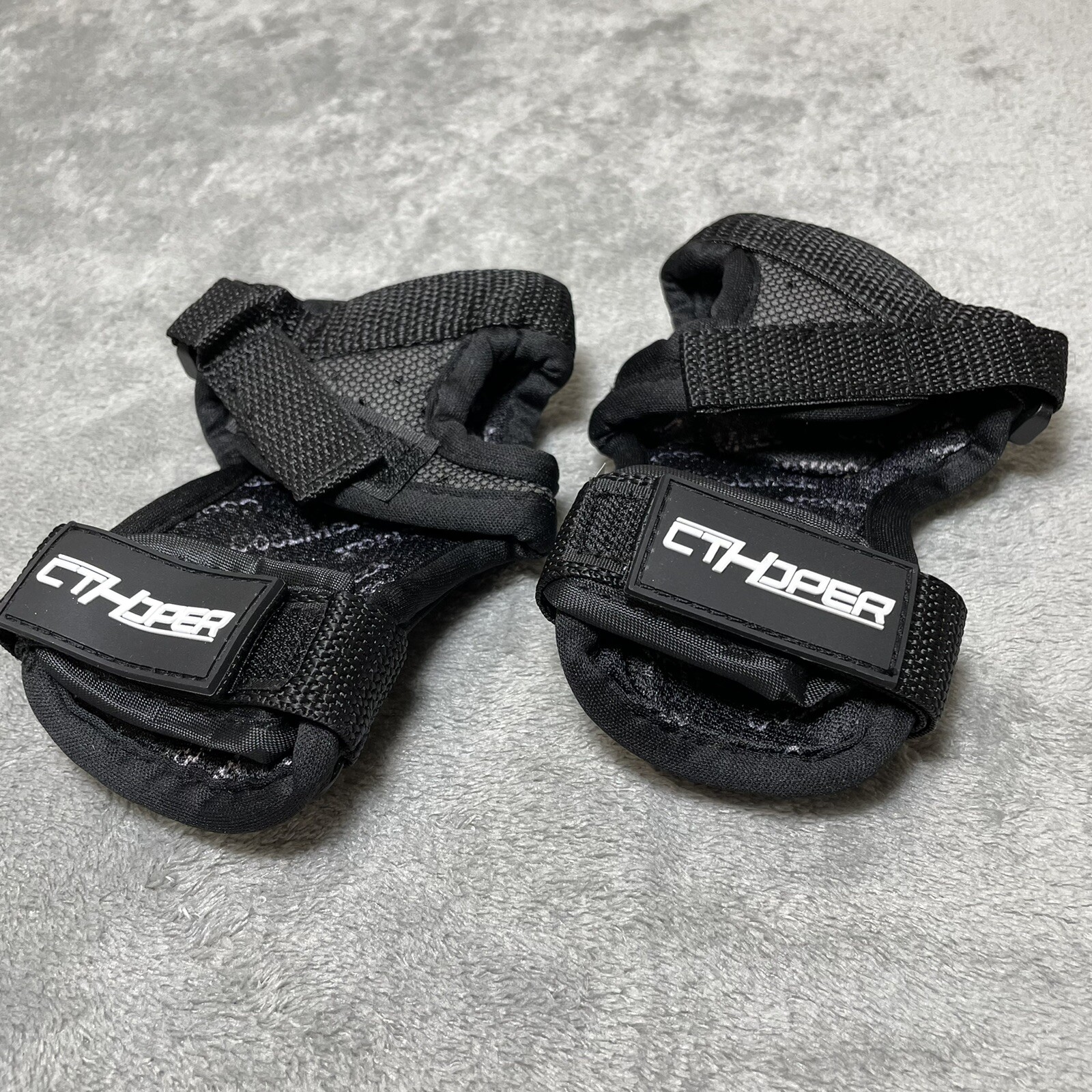 CT Hoper Wrist Guards L&R Black Size S Hand Braces – Open Box