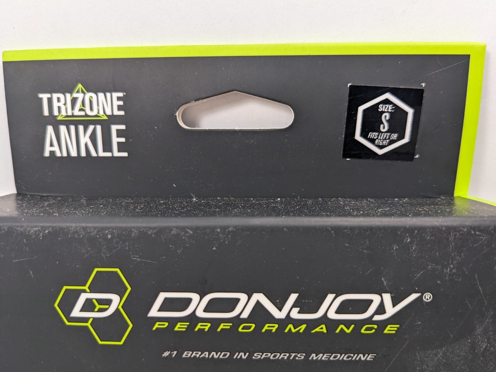 DonJoy Performance TRIZONE Compression: Ankle Support Brace, Green, Small L/R