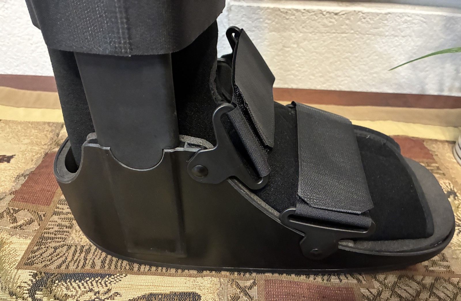 United Ortho Tall Air Cam Walker Fracture Boot Large LG Black Universal L / R