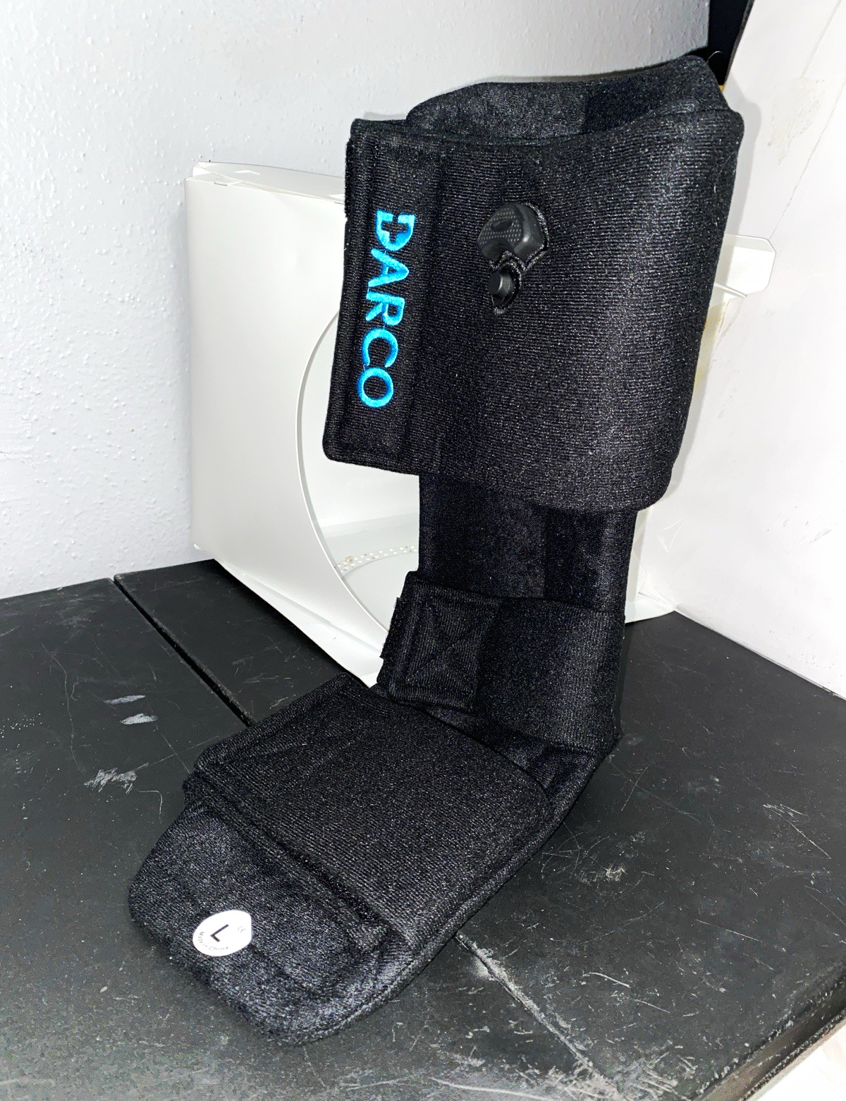 DARCO Orthopedic Walking Boot Foot & Ankle Brace Left Size L Black/White