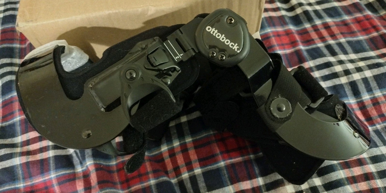 OTTOBOCK OA RESTORE- KNEE BRACE. NEW WITH CARRY BAG #50K29