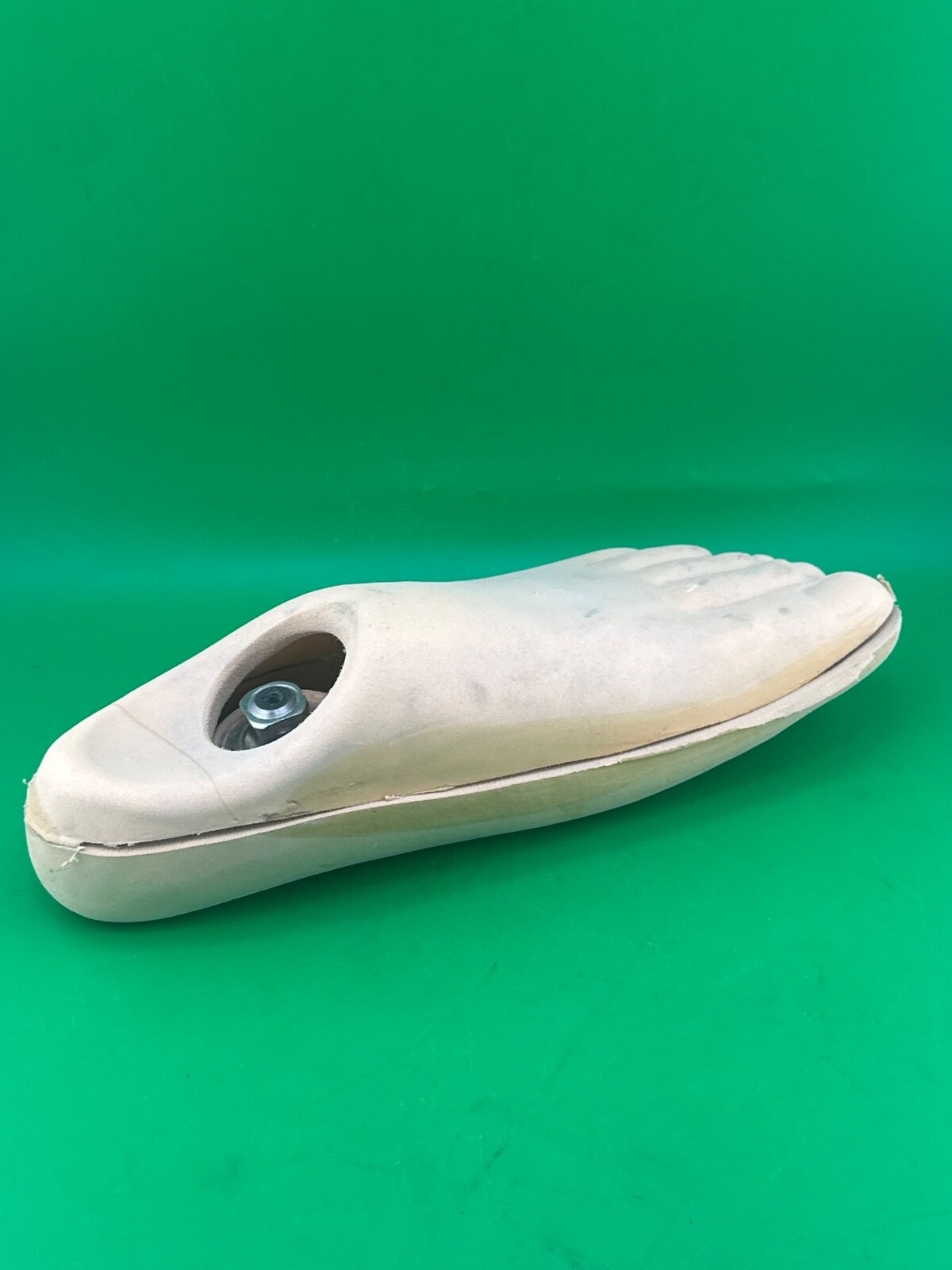Left prosthetic foot. Size 25, 25cm. K1 prosthetic foot