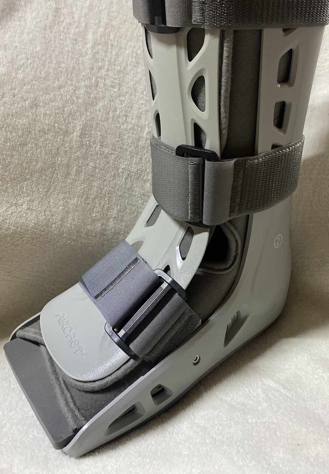 Aircast Airselect Recovery Boot Size Medium Walker Brace Semi Rigid Shell