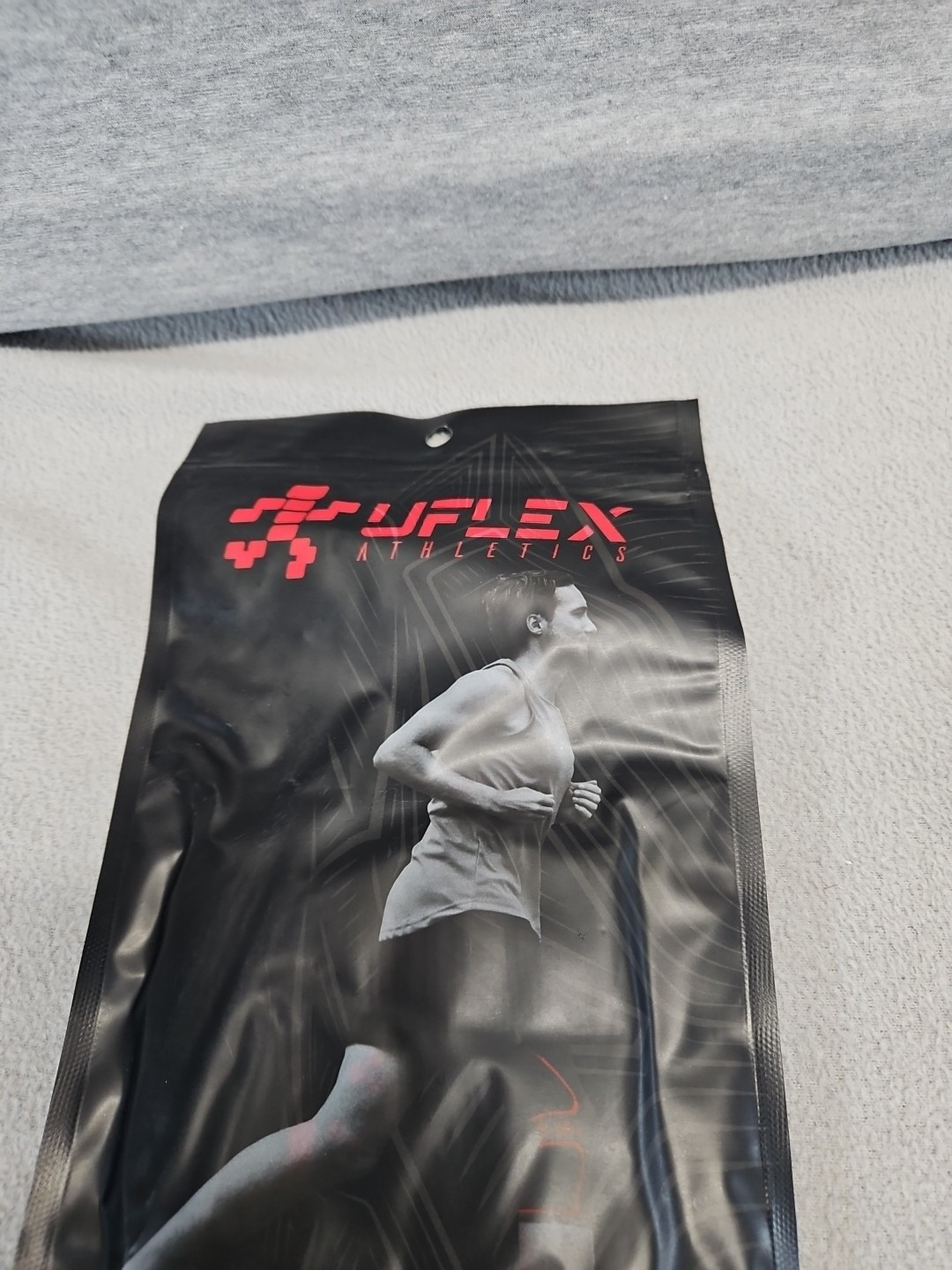 NEW ONE (1) UFLEX ATHLETICS KNEE SLEEVE BRACE SYK-1800 Small